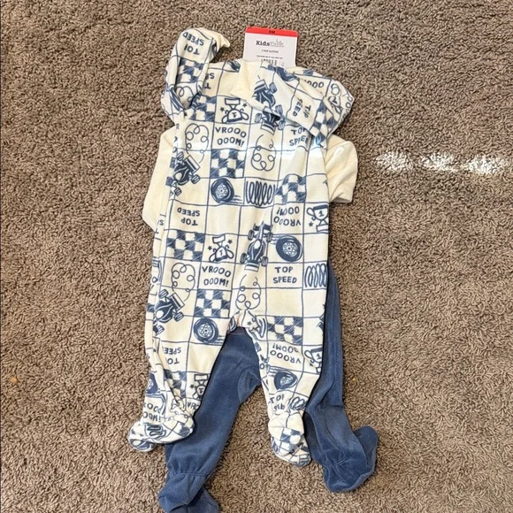 NWT-  2 pack Baby Boy fleece sleepers - Picture 3 of 3